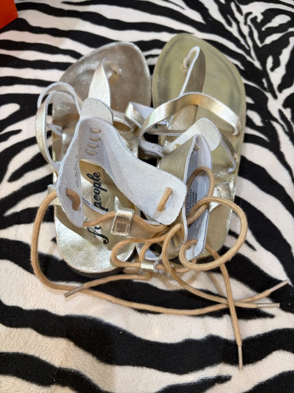 New! Free People Vacation Day Metallic Gold Leather Ankle-Strap Sandals Size 10 - Picture 9 of 12